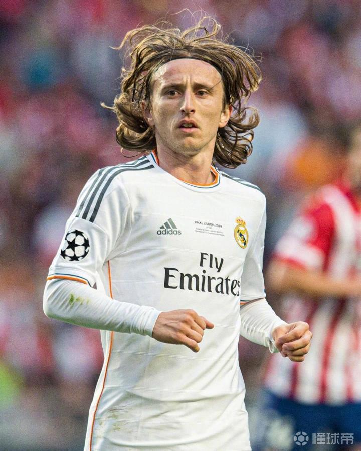 CBA杯战报：王哲林17分7板，上海111-72狂胜四川